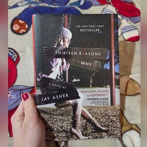 📚3/$7 Thirteen Reasons Why Book by Jay Asher